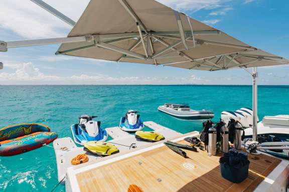 Image of Never Blue yacht #15