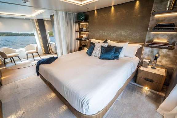 Image of Never Blue yacht #6