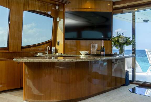 Salon Bar looking aft