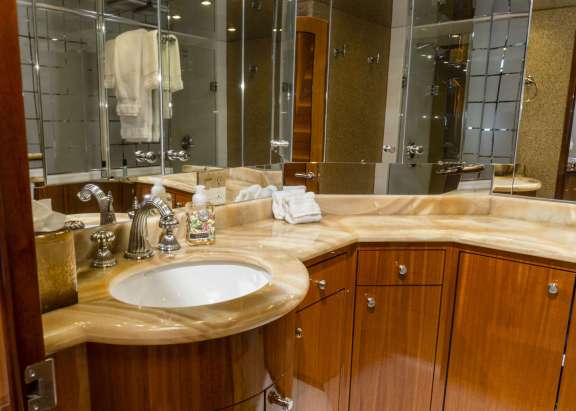 King Primary Stateroom En-suite