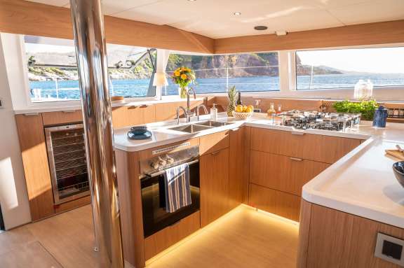 Image of Luna yacht #16
