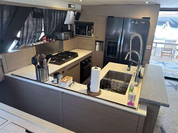 Image of THE CATHOUSE yacht #10
