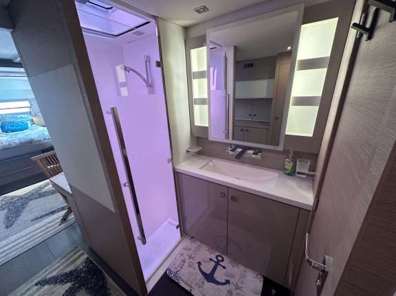 Image of THE CATHOUSE yacht #15