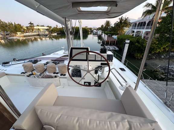 Image of THE CATHOUSE yacht #3