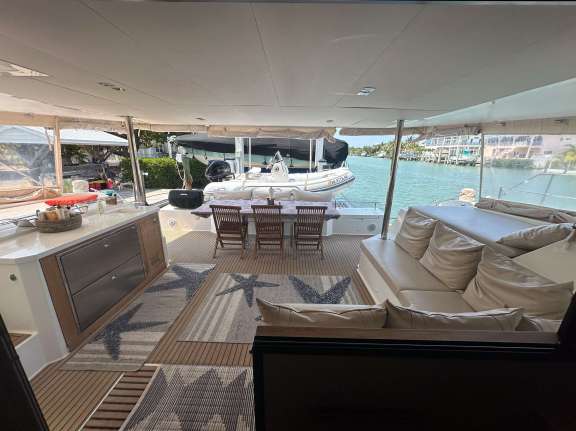 Image of THE CATHOUSE yacht #7
