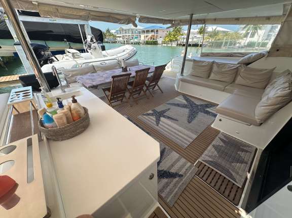 Image of THE CATHOUSE yacht #8
