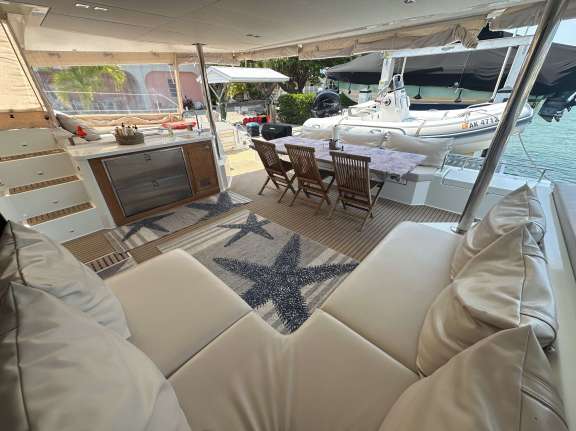 Image of THE CATHOUSE yacht #9