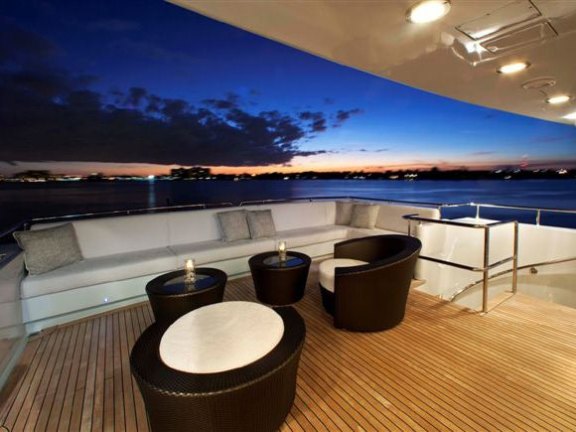 Skylounge Deck Aft Seating