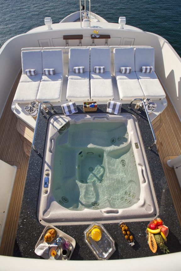 Jacuzzi on Sundeck