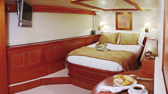 Image of ATLANTIS II yacht #6