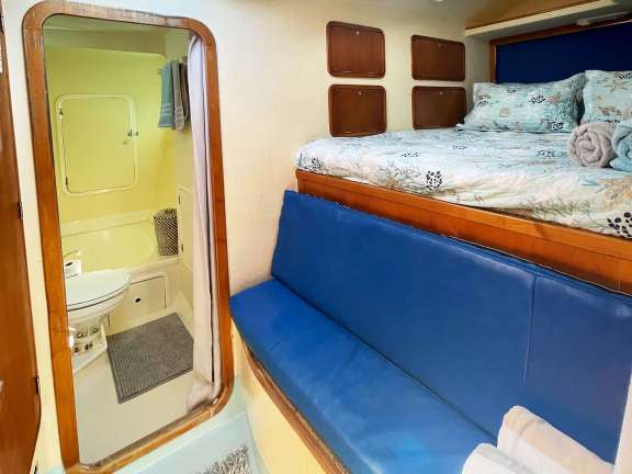 Cabin B: Starboard Forward