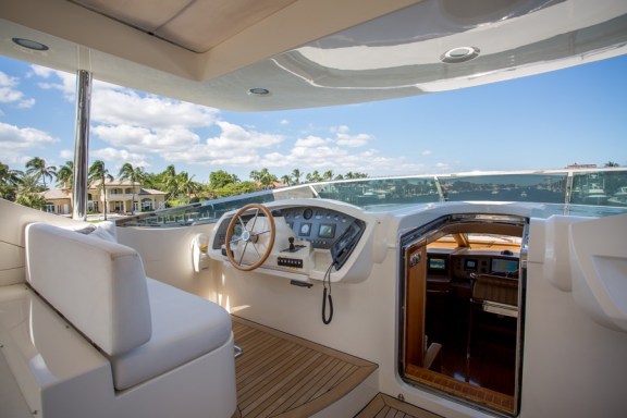 Image of HAPPY HOUR yacht #15