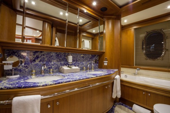 Image of HAPPY HOUR yacht #7