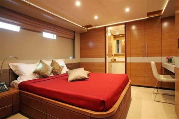 Image of NO BADA BEES yacht #8