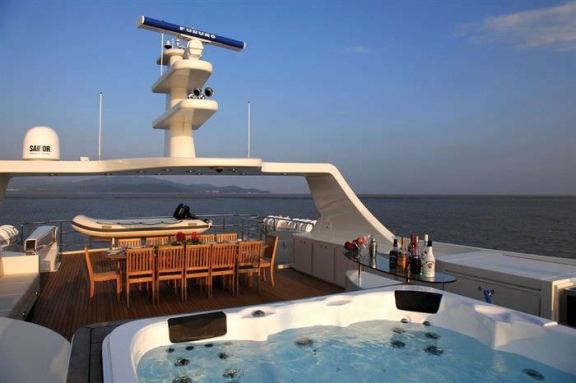 Image of NO BADA BEES yacht #9