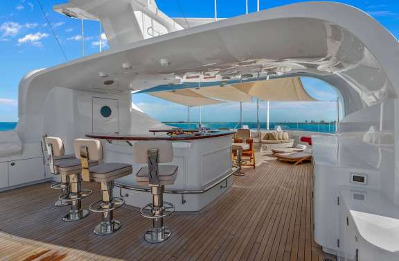 Sundeck Aft Bar