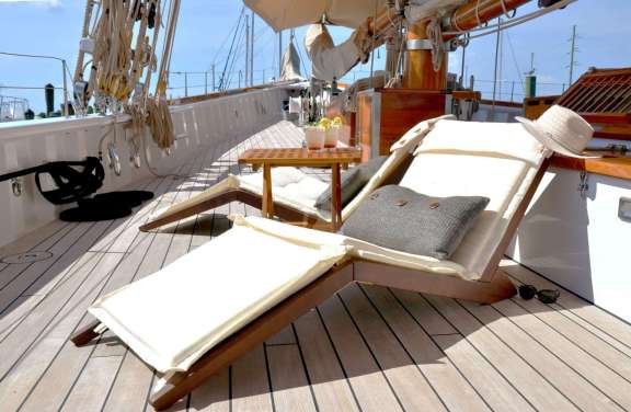 Image of Columbia yacht #11