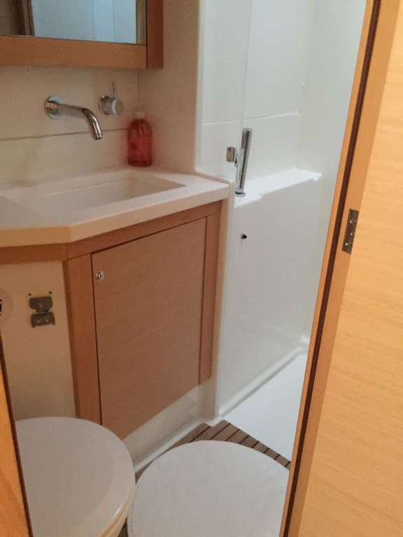 Image of Madrigal V yacht #8