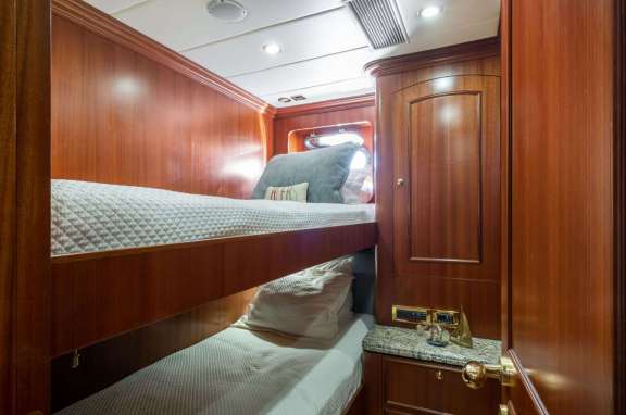 Image of LEXINGTON yacht #12