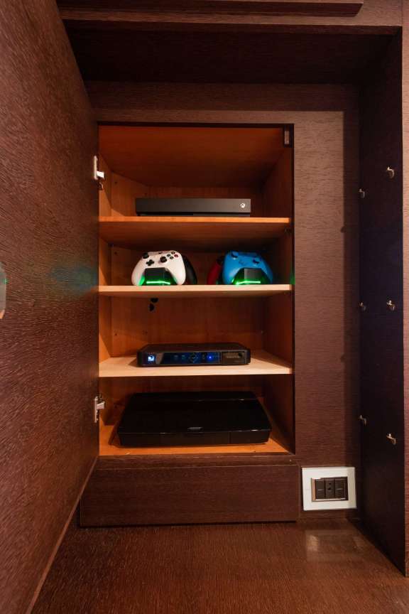 Image of Scarlet yacht #13