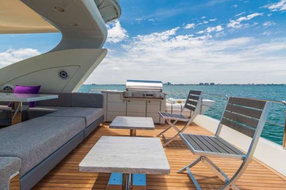 Image of Scarlet yacht #14