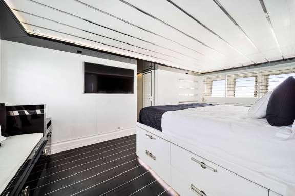 Image of 120 Double shot yacht #9