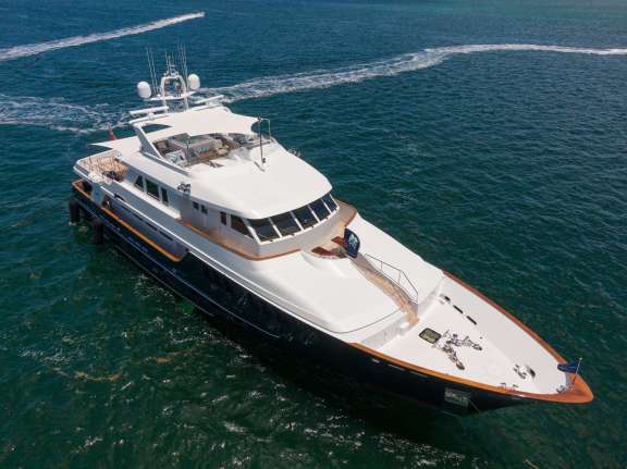 Image of LOOSE ENDS yacht #17