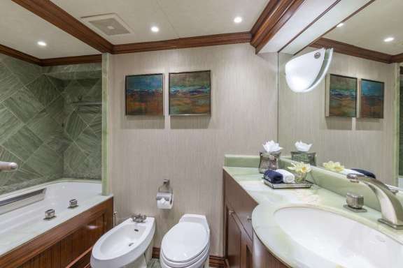 Master En Suite Bath