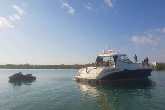 Image of indulgence 24/7 yacht #11