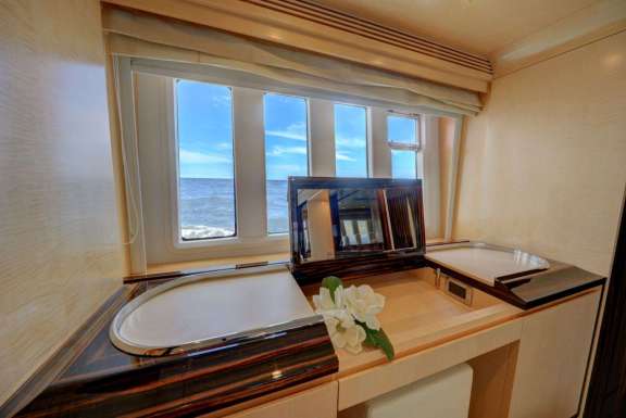 Image of VALERE yacht #13