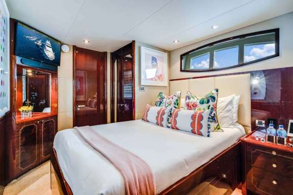 Image of NAMASTAY yacht #8