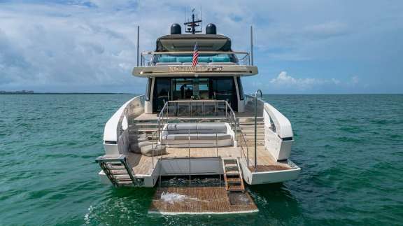 Image of No Time To Die yacht #15