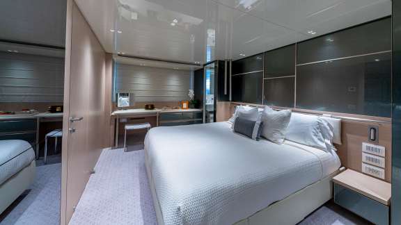 Image of No Time To Die yacht #6