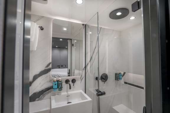 Image of VALENTINE yacht #9