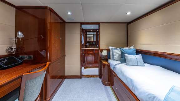 Single Stateroom w/ office desk (Exuma)