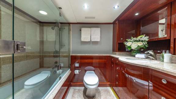 VIP Stateroom head