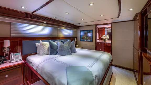 Identical King Guest Stateroom (Nassau)