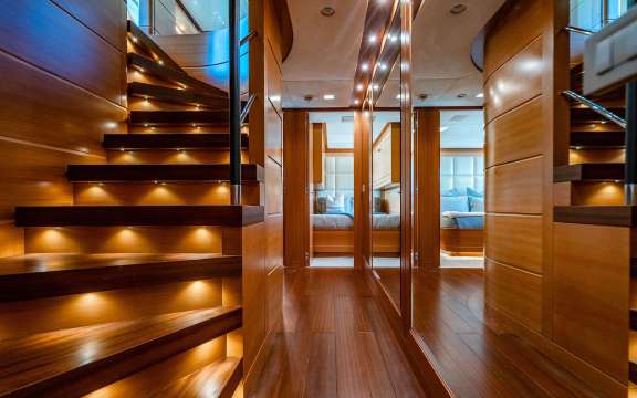 Image of LOVEBUG yacht #13