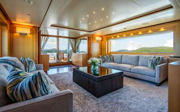 Image of LOVEBUG yacht #3