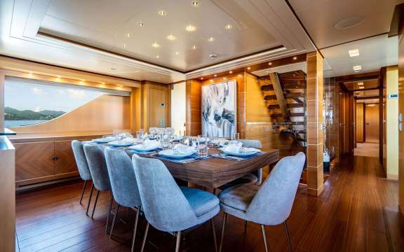 Image of LOVEBUG yacht #5