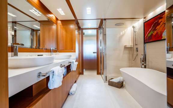 Image of LOVEBUG yacht #7