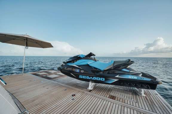 Image of She’s a Peach yacht #11