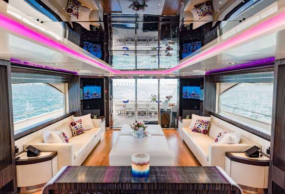 Image of Casual yacht #2