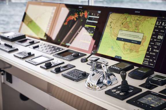 Image of Iceberg yacht #13