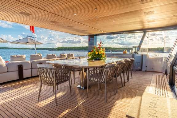 Aft deck dining