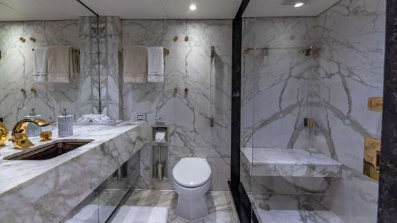 Master Ensuite with Shower