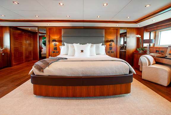 Full Beam Master Stateroom