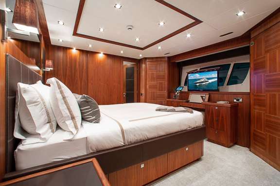 Queen stateroom