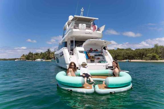 Image of Lago Paradise yacht #15