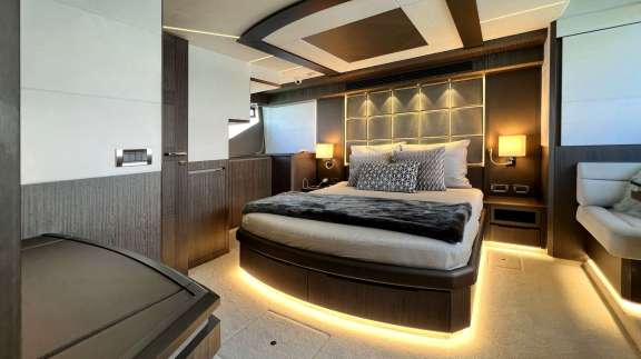 Image of Crypto Life yacht #6